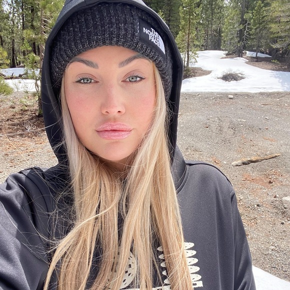 _vanessarae_